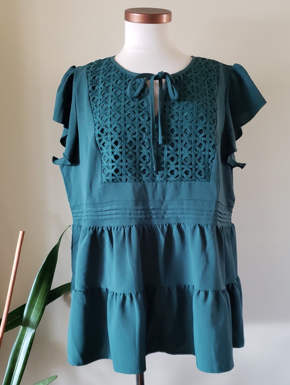 BLOOMCHIC Tiered Lattice Panel Teal Green Tunic Top - PLUS 14 - 16 US